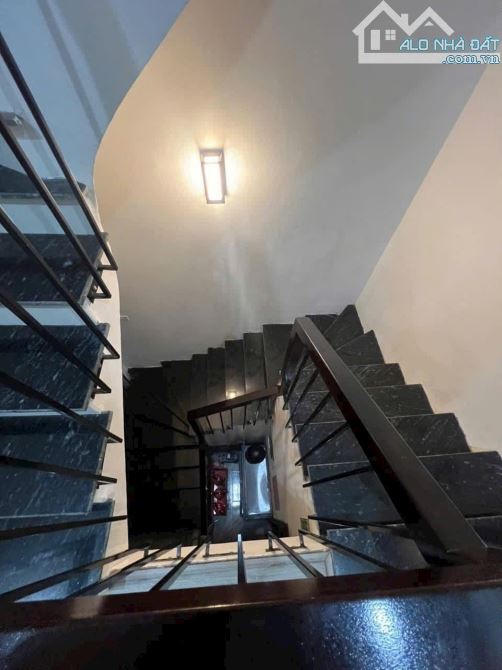 BÁN NHÀ Ngõ 173 Hoàng Hoa Thám, Ba Đình DT 45m, 5 Tầng, MT 3.1m, G.iá 9,9 tỷ - 7