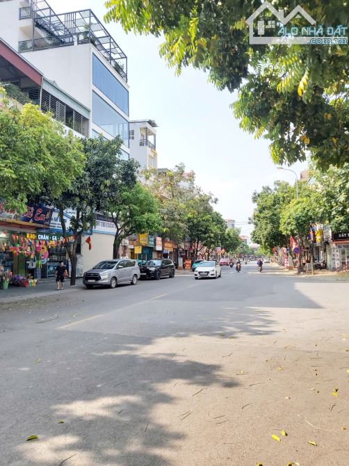 Bán nhà phố Ngô Xuân Quảng, Gia Lâm - 100 m2, MT 5m - Vỉa hè, ô tô tránh - Giá 16.1 tỷ - 7
