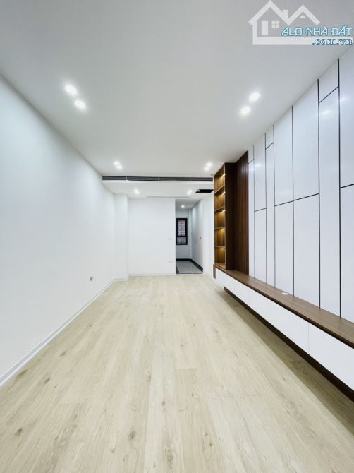 Phố Đặng Tiến Đông, giáp Hoàng Cầu, 7 tầng thang máy, ô tô tránh dừng đỗ, chào 13 tỷ 8 - 8