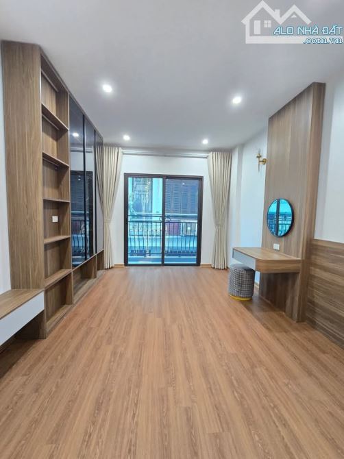 Nhà 5 tầng thang máy,ngõ phố Yên Lãng mới tinh,gần phố . - 8