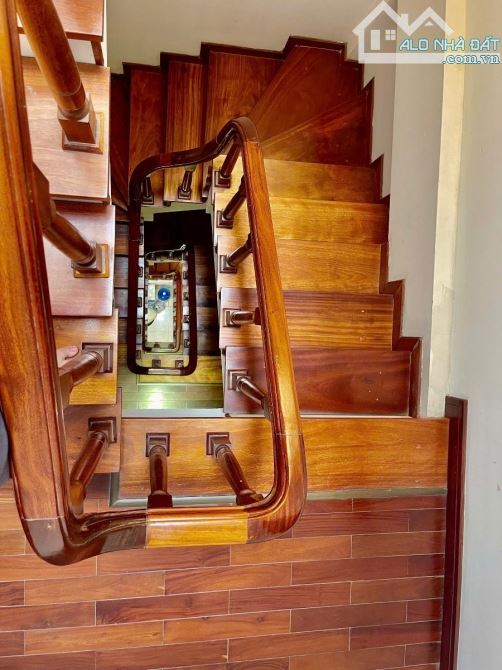 CHÍNH CHỦ BÁN NHÀ MẶT NGÕ ĐƯỚNG LẠC LONG QUÂN DT 52M2, 6 Tầng, Mt 4.1M - 8