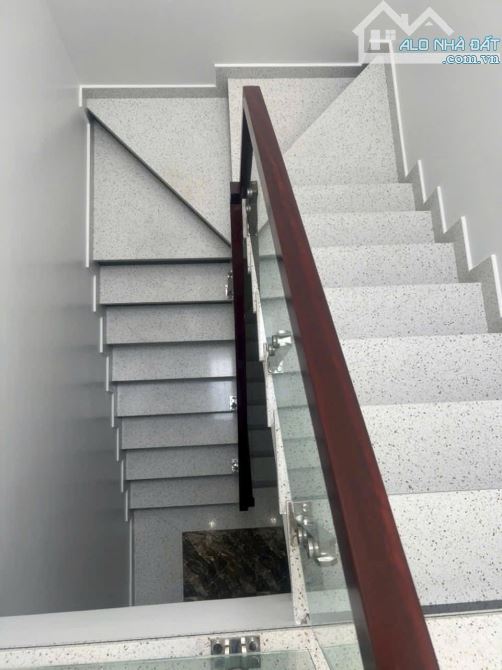 Bán nhà 4 tầng khung cột độc lập. Mặt ngõ 618 Ngô Gia Tự (Tđc sao sáng ) - 8