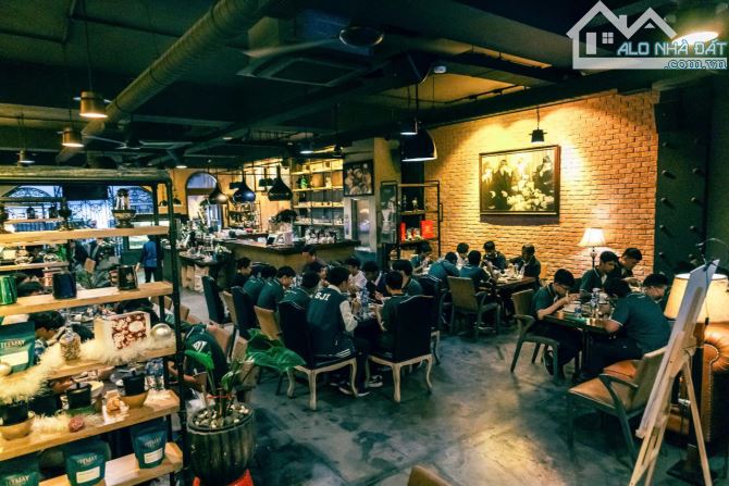 bán tòa nhà mặt tiền Cộng Hòa ́8x31 cn 241m2 giá 110 tỷ - 8