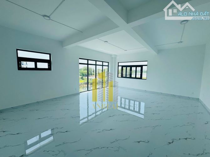 BIỆT THỰ VĂN PHÒNG SÀN TRỐNG GIÁ 90 TRIỆU - THANG MÁY - 8
