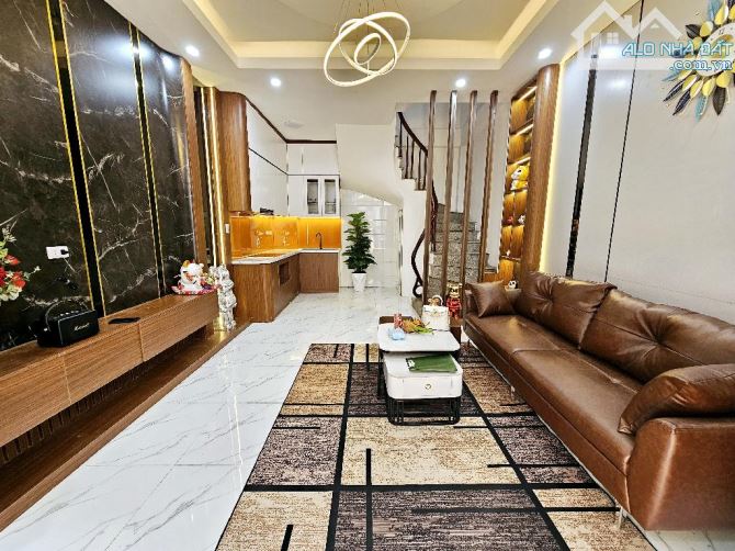 🏡 NHÀ MỚI LĨNH NAM - 5 TẦNG - 35M² - GIÁ NHỈNH 5 TỶ - 8
