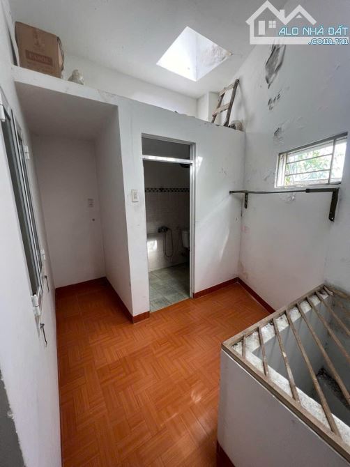 Bán nhà TDC Vĩnh Trường view biển 1 trệt 1 lầu, sân thượng: Dt: 56,1( ngang 4m nở hậu 4,4m - 8