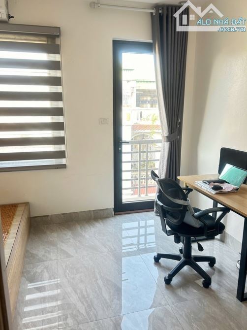 Bán nhà dân xây gần Uỷ ban Vân Canh ô tô đỗ cửa nội thất xịn 40m2 4 tầng mặt tiền 4m5 - 8