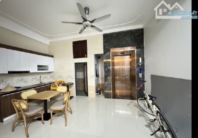 BÁN Nhà Mặt Phố Trạm/ 42 Tỷ/103 M2/6 Tầng/5.5 Mt - 8
