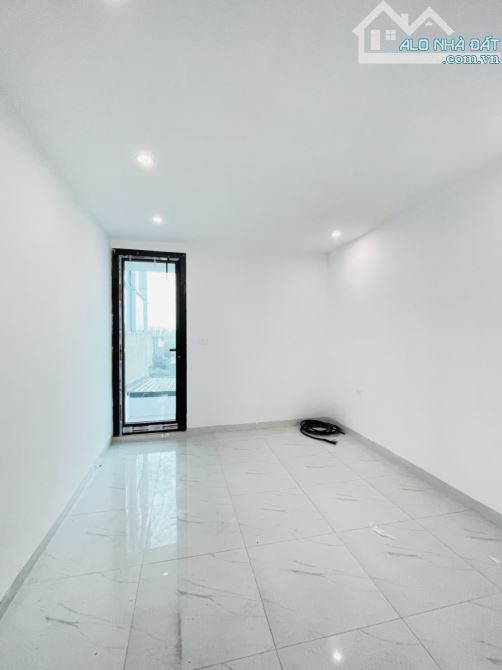 Phố Đặng Tiến Đông, giáp Hoàng Cầu, 7 tầng thang máy, ô tô tránh dừng đỗ, chào 13 tỷ 8 - 9