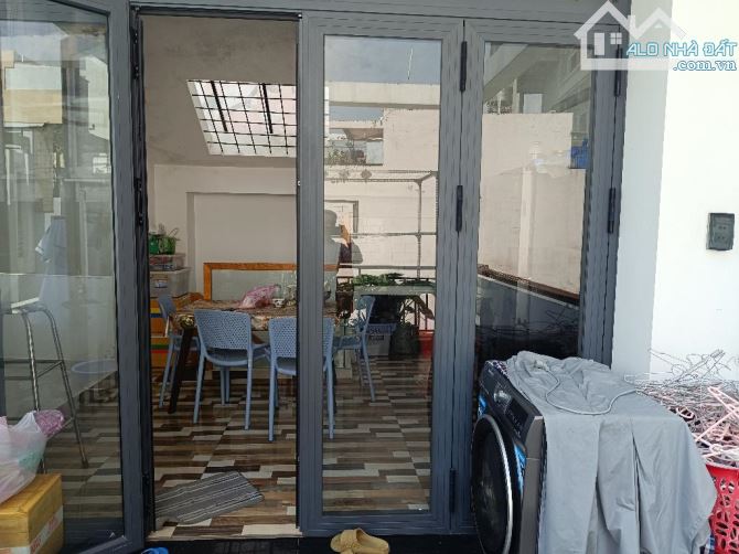 CÁCH MẶT TIỀN 30M - 4 TẦNG ĐỀ THÁM CÔ GIANG QUẬN 1 DT: 3.8*8M- 7 TỶ 7 - 9