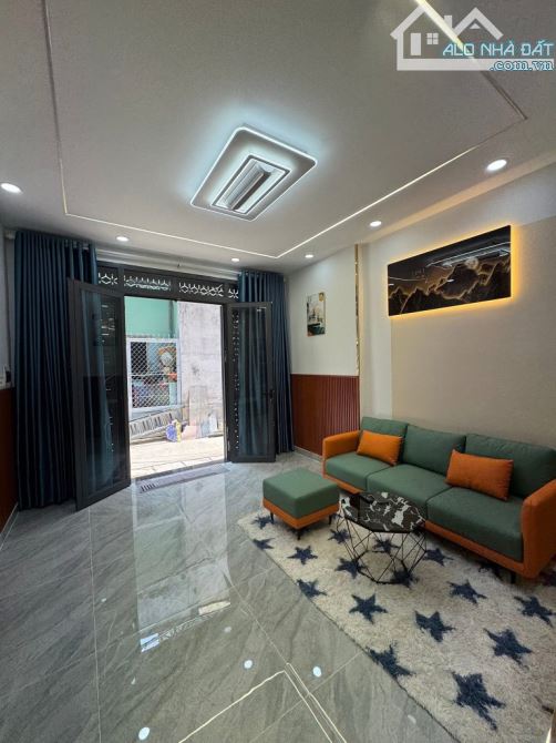 BÁN NHÀ TÂN PHÚ – 52M² – 2 TẦNG – FULL NỘI THẤT – GIÁ NHỈNH 5 TỶ - 9