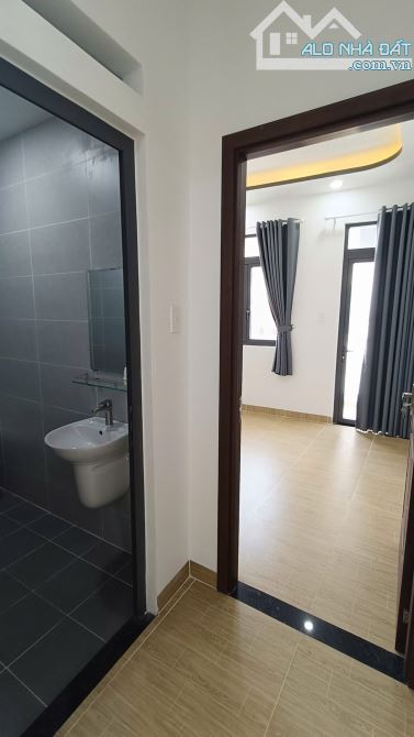 GẦN CHỢ BÌNH LONG - NGUYỄN SƠN NHÀ ĐẸP 3 TẦNG ĐÚC NGUYÊN KHỐI CHỈ 6TỶ - 9