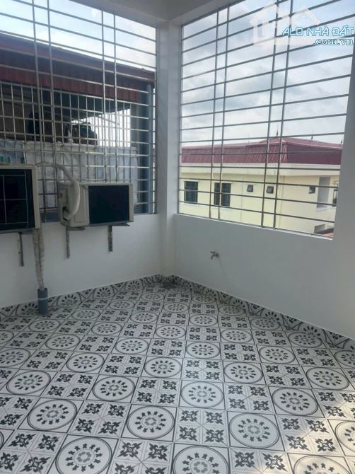 Bán nhà 4 tầng khung cột độc lập. Mặt ngõ 618 Ngô Gia Tự (Tđc sao sáng ) - 9