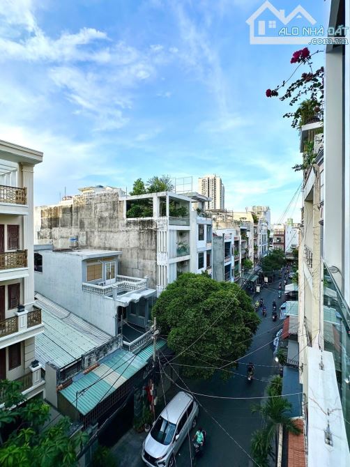 Siêu phẩm 8 tầng ngay hẻm VIP 666 đường 3/2. Hầm. Sân thương. Thang máy. 8PN rộng. Giá TL - 9