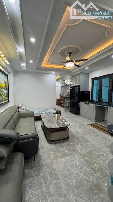 BÁN NHÀ VIEW HỒ TÂY – LẠC LONG QUÂN 52M2 – 6 TẦNG THANG MÁY – NGÕ Ô TÔ TRÁNH – GIÁ 18.2 TỶ - 9