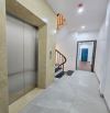 Nhà 5 tầng thang máy,ngõ phố Yên Lãng mới tinh,gần phố .