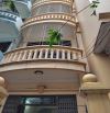 Cho thuê nhà ở Cầu Giấy, 65m2*4 tầng, giá 16 triệu, ở kết hợp kinh doanh