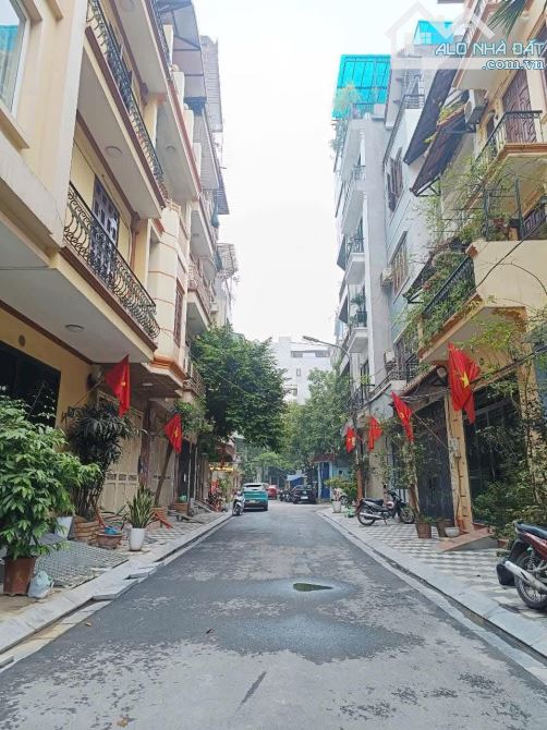 BÁN NHÀ PHẠM TUẤN TÀI 56m2 - 2 THOÁNG, PHÂN LÔ GARA Ô TÔ + VỈA HÈ, V.PHÒNG - 4