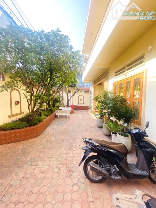 MẶT TIỀN P12 BÌNH THẠNH- 180m2 ( 9x20m) NHÀ CŨ TIỆN XÂY- CHỈ 19.x TỶ QUÁ RẺ - 2