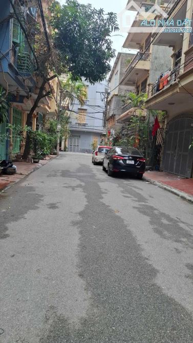 BÁN NHÀ PHỐ VIP PHÙNG CHÍ KIÊN 79m2 - 6 TẦNG, 2 THOÁNG + 2 Ô TÔ TRÁNH, VỈA HÈ - GIÁ TỐT - 5