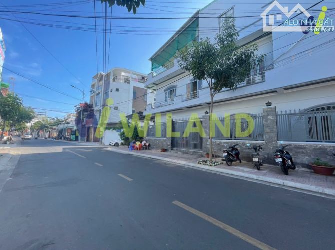 BÁN NHÀ ĐƯỜNG BÀ TRIỆU NGANG 7M DT 159M2 GIÁ CHỈ 12 TỶ