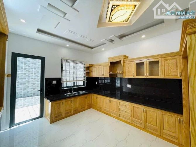 NHÀ 5 TẦNG MẶT TIỀN BÌNH GIÃ- PHƯỜNG 8- TP.VT- S=123m2=4,1x30m CÓ 12 PHÒNG KD- GIÁ 15,5 TỶ - 1