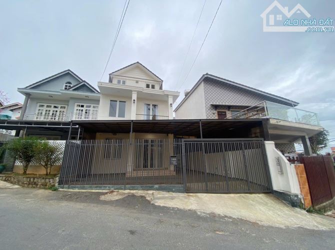 Bán nhà ngay mặt tiền phố đầu đường Hải Thượng đang cho thuê kd ổn định - 2