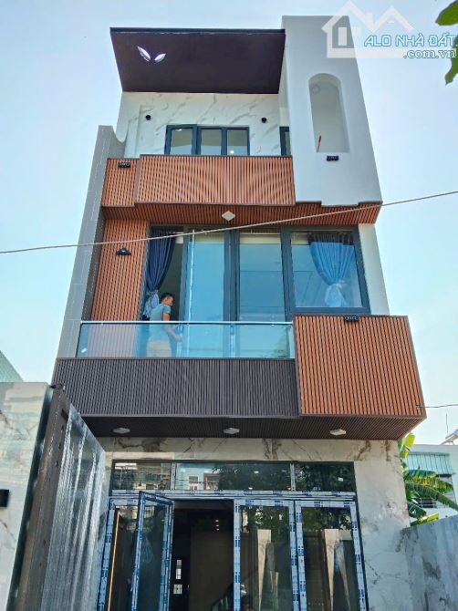 */ Bán nhà mới thiết kế rất đẹp full nội thất cao cấp đường Lỗ Giáng 24, Hòa Xuân, Đà Nẵng