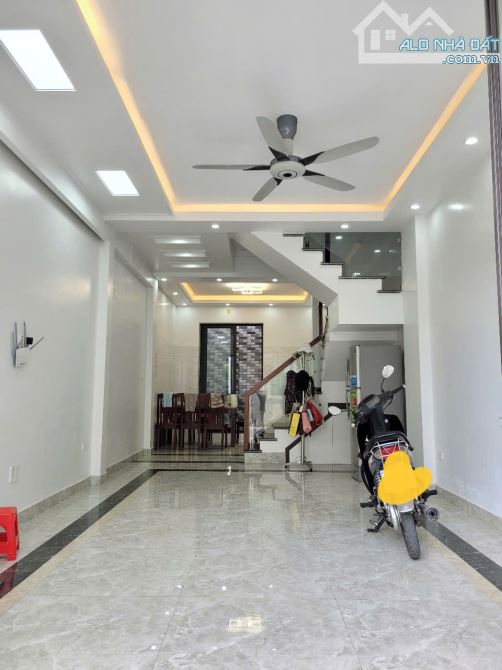 Bán Nhà 3.5 tầng móng khoan nhồi Đồng Hòa Kiến An Hải Phòng oto 4 chỗ vào nhà giá 3.45 tỷ