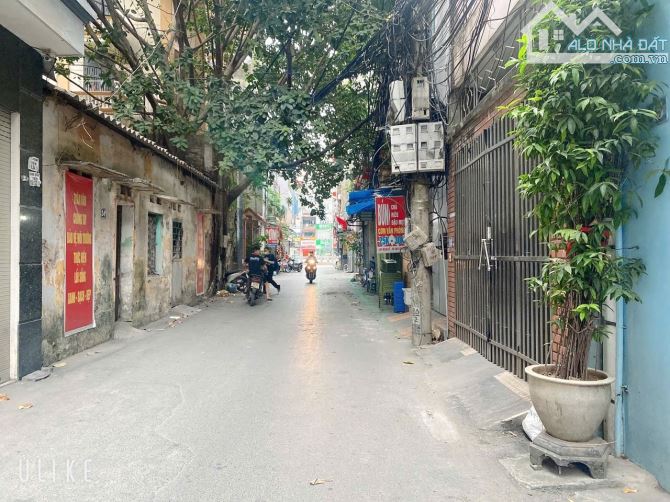 Vũ Hữu - Lê Văn Lương 70m2 MT5.2m, ô tô tránh, chỉ 17.9 tỷ