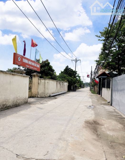 Bán đất Đông Anh,xã Bắc Hồng 61m2 đường thông ô tô ngủ trong đất