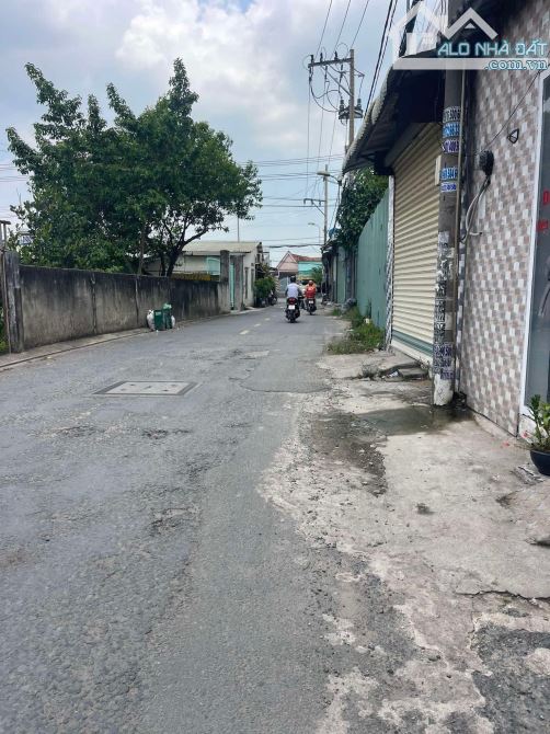 BÁN NHÀ CHÍNH CHỦ THỚI TAM THÔN HÓC MÔN HẺM XE TẢI GIÁ TỐT.