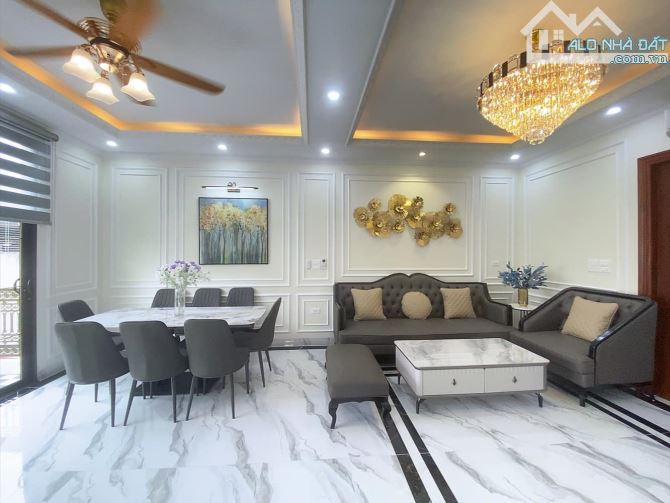 Phân Lô Đẹp 2 Ô Tô Tránh Hoàng Quốc Việt Nhà Mới 7 Tầng Thang Máy Ở Kinh doanh