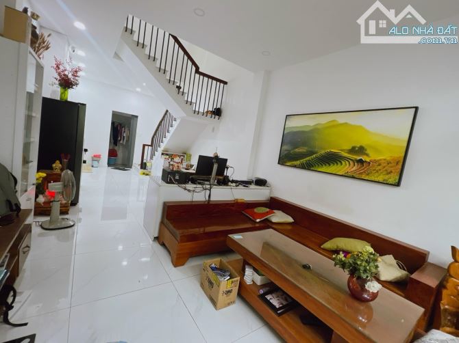 HXH 4.15 tỷ Lê Đức Thọ DT 54m2 x 4 x 3 tầng. Kinh doanh tốt