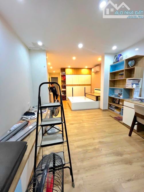 Cần bán chung cư Mỗ Lao 126m2. 6 tỷ.