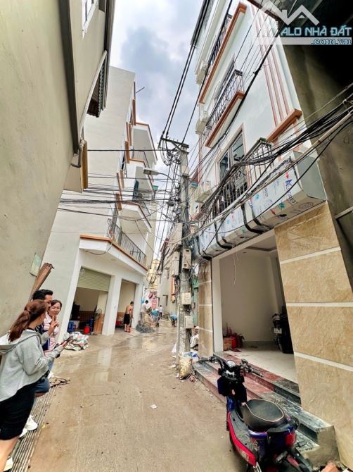 NHÀ 5 TẦNG,38m-Ô TÔ ĐỖ CỬA PHƯỜNG PHÚ LƯƠNG HÀ ĐÔNG 5,6 TỶ