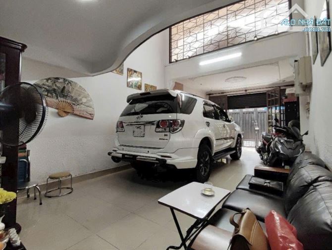 BÁN NHÀ 3 TẦNG, HXH TRẦN XUÂN SOẠN – GẦN LÂM VĂN BỀN – 5.2 x 17m – CHỈ 8.3 TỶ