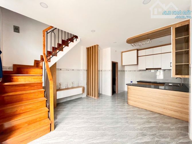Nhà 2 mặt tiền đường xe tải sát bùi văn ngữ quận 12 chỉ 2ty55