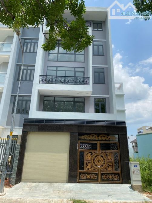 Bán nhà mặt tiền đường 66 Cát Lái Quận 2 giá 13,5 tỷ