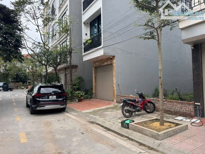 Bán đất khu phân lô thạch bàn 65m² , mt 4,7m đường ôtô tránh vỉa hè kinh doanh giá 12,5 tỷ