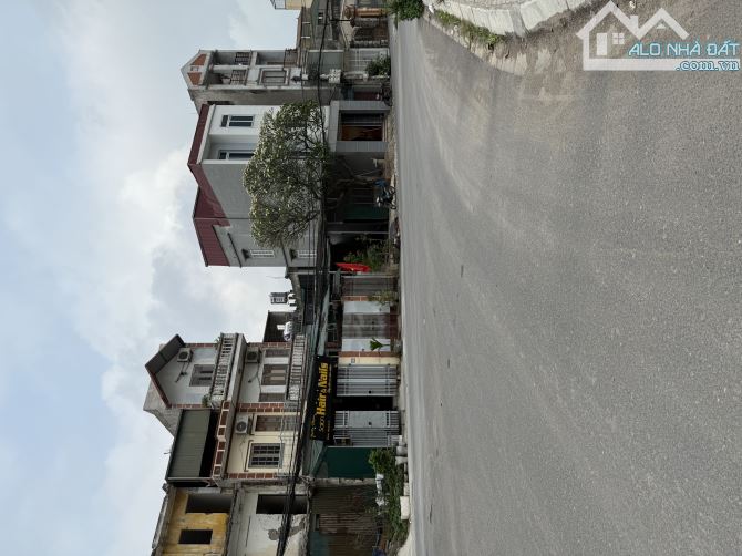 BÁN ĐẤT-#NGỌCTHUYLONGBIEN# -Ô TÔ ĐỖ CỬA -GIÁ ĐẦU TƯ CHO AE-6,5TỶ