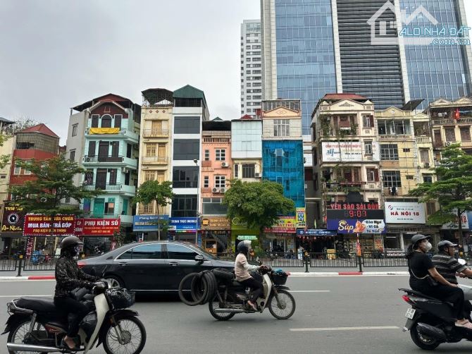 CHỦ VỠ BANK BÁN GẤP MẶT PHỐ ĐỐNG ĐA - 80M - Mt 5m - 31 Tỷ.
