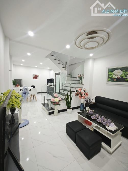 HÀNG HIẾM ! Vũ Trọng Phụng - 2 mặt thoáng - Ngõ thẳng 1  đường - 30m2 - Chỉ 7.28 tỷ