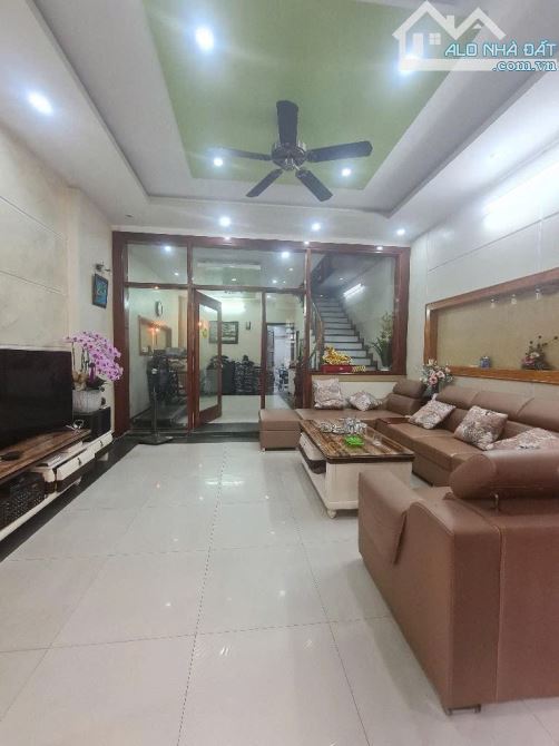 Bán Nhà 70m2, 4 tầng, Mặt đường 20m, Văn Phú, Hà Đông, Kinh doanh tốt,