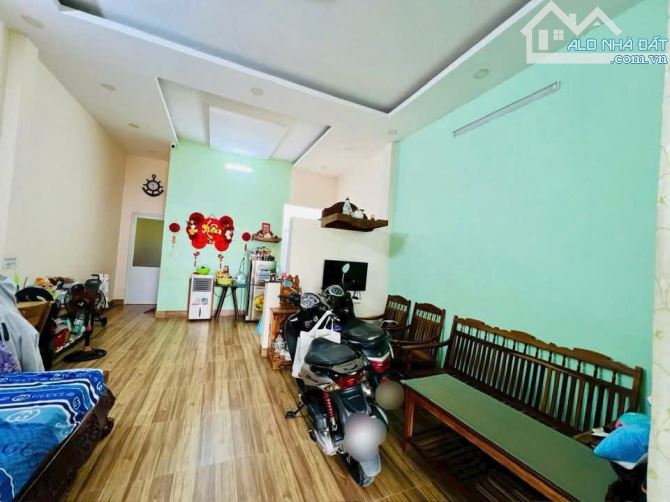 Bán nhà ở ngay chợ Đầu Mối Hóc Môn 5x24 ( 126m2 ) 645 TRIỆU Sổ sẵn sang tên