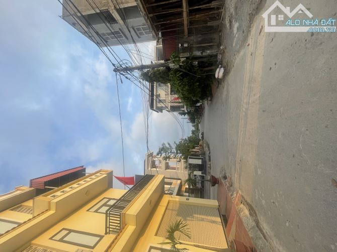 ❌❌❌100m2 trục chính CC tổ 6 TT An Dương giá hơn 3 tỷ.