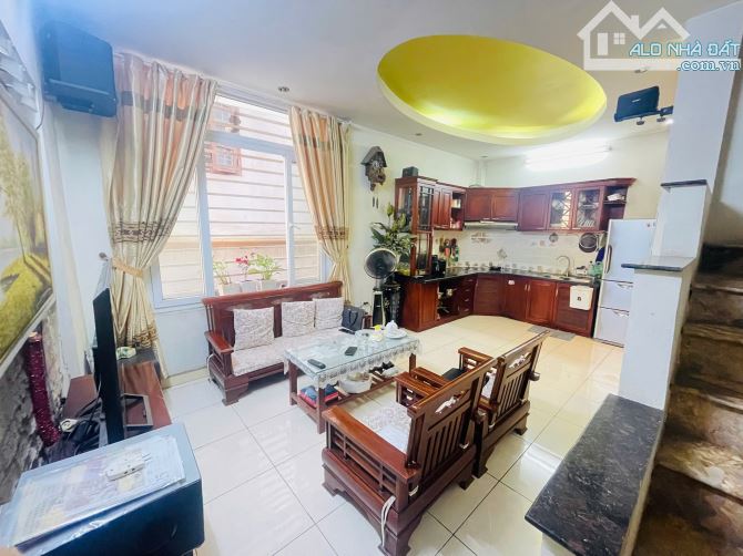 HIẾM!! Bán nhà Kim Mã 35m2, ngõ đẹp, nhà đẹp ở luôn, full NT, dân xây chắc chắn, 2 mặt ngõ