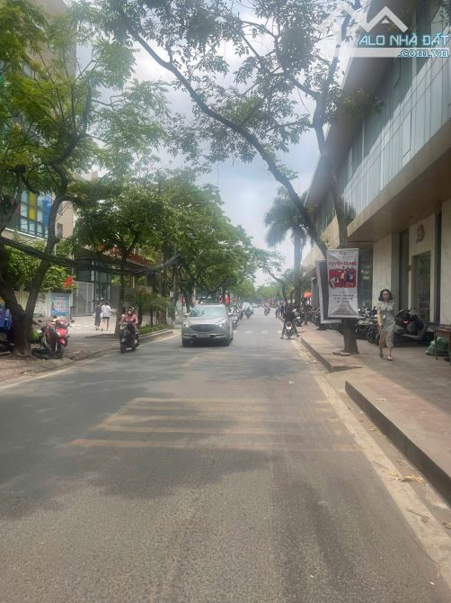 PHỐ KIM MÃ THƯỢNG – TRUNG TÂM BA ĐÌNH – 2 MẶT TIỀN – OTO TRÁNH 45m2 MT 5.1m 5 TẦNG 16 tỷ