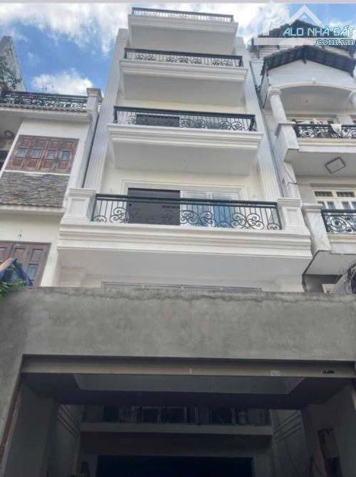 Bán nhà đẹp MT 63 Chấn Hưng, P.6, TB 4.1x18m 3 lầu giá 20.9 tỷ bớt lộc