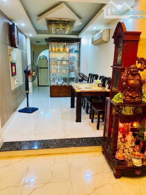 Bán Nhà Đường Trần Bình Trọng, Ngay TT Quận 5 – 5 Tầng – 38m² – Hẻm 4m – Chỉ 7.6 Tỷ